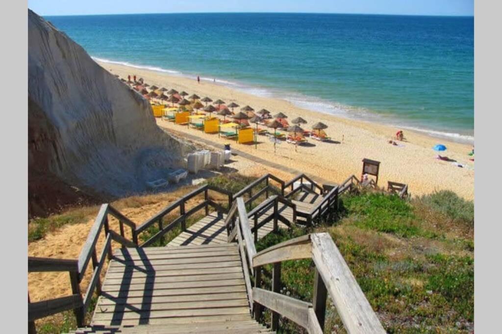 אלבופיירה Falesia - Near The Beach - The Gavel Apartment מראה חיצוני תמונה